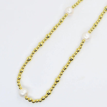 Beaded Necklace with 3 Pearls | Gold