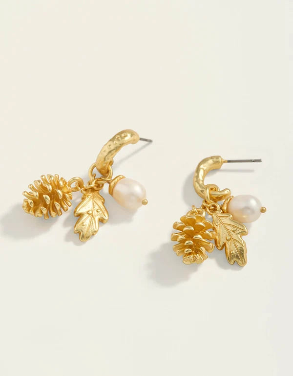 Spartina 449 Pine Forest Earrings featuring fall-inspired 24kt matte gold details with dangling freshwater pearls in a delicate drop silhouette.