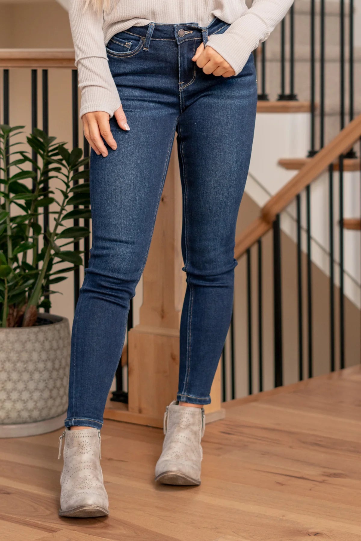 Bullish Mid-Rise Ankle Skinny | Lovervet