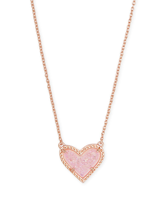 Ari Heart Short Pendant Necklace