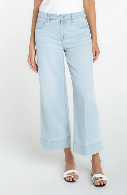 Stride Crop Wide Leg With Embroidered Side Seam