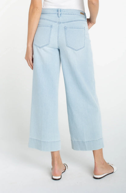 Stride Crop Wide Leg With Embroidered Side Seam